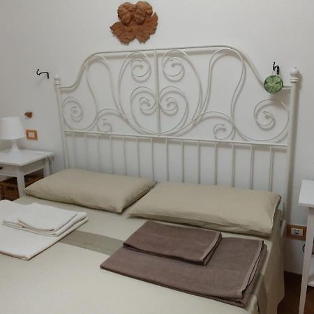 Appartamento La Rondine Pesaro Bagian luar foto