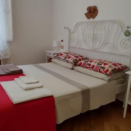 Appartamento La Rondine Pesaro Bagian luar foto